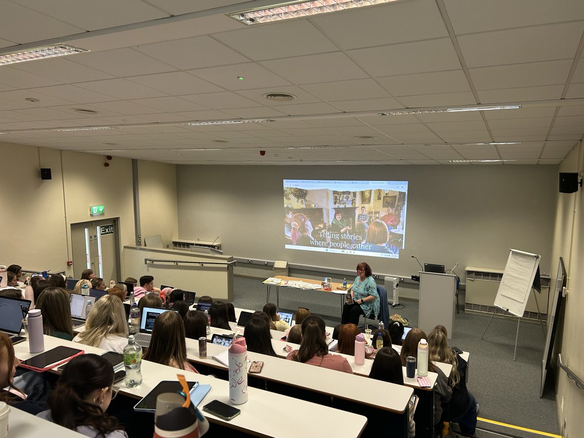 ydmcc1's tweet photo. Year 2 BEd students @stranbelfast enjoying a wonderfully enjoyable morning of storytelling and highlighting the importance of oracy with @LizTellsStories https://t.co/lChGyRGfOR