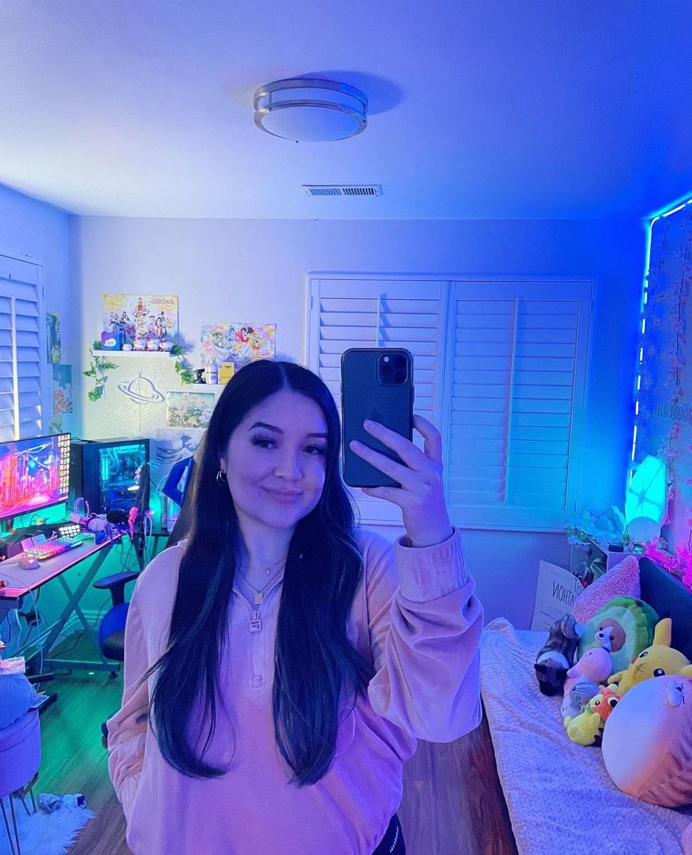 GlitchWitch tweet media