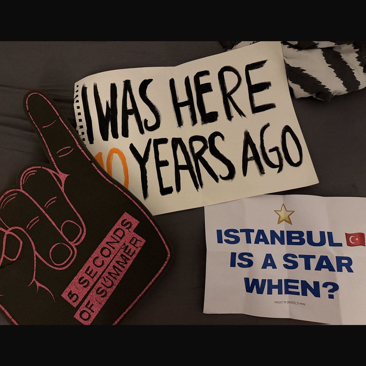 5SOS_Turkey's tweet photo. via: @5SOS_Turkey I am also a star!⭐ (shameless self promo) https://t.co/0XtTvG95LK