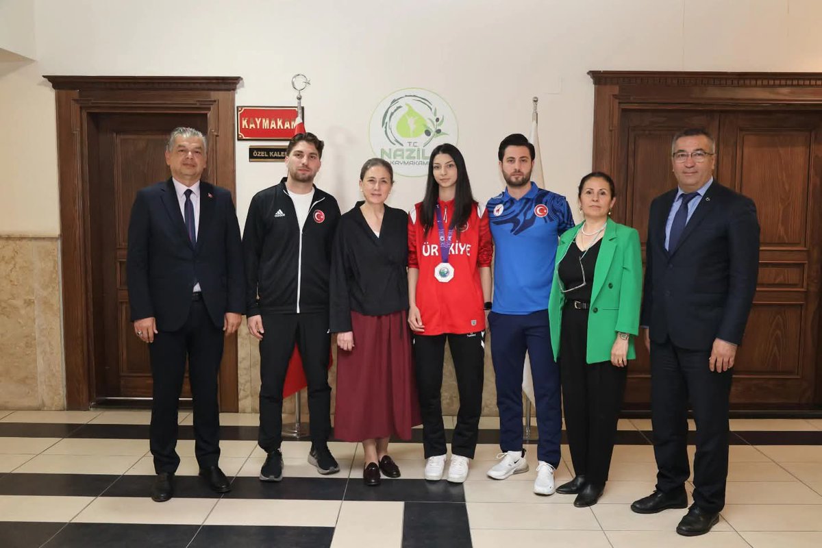 Nazilli_MEM's tweet photo. Dünya İkincisi Cansu Şeyhoğlu'ndan Anlamlı Ziyaret https://t.co/NHIvUaH0Hp https://t.co/UmXtg8SHCJ