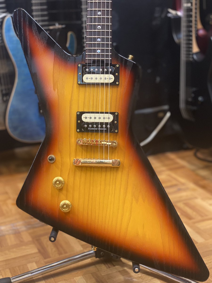 esptechhouse's tweet image. ‍[中古入荷]
Navigator Custom Order EXP-White Ash L/H 【USED】

ホワイトアッシュ2Pボディにココボロ指板、ココボロネックを採用したオーダーメイド品✨️

コンディション超良好です！

ハードケース付属
￥495,000-にて販売開始❕
#テクハスタッフたがわ
#御茶ノ水 #ESP #ギター #エレキギター