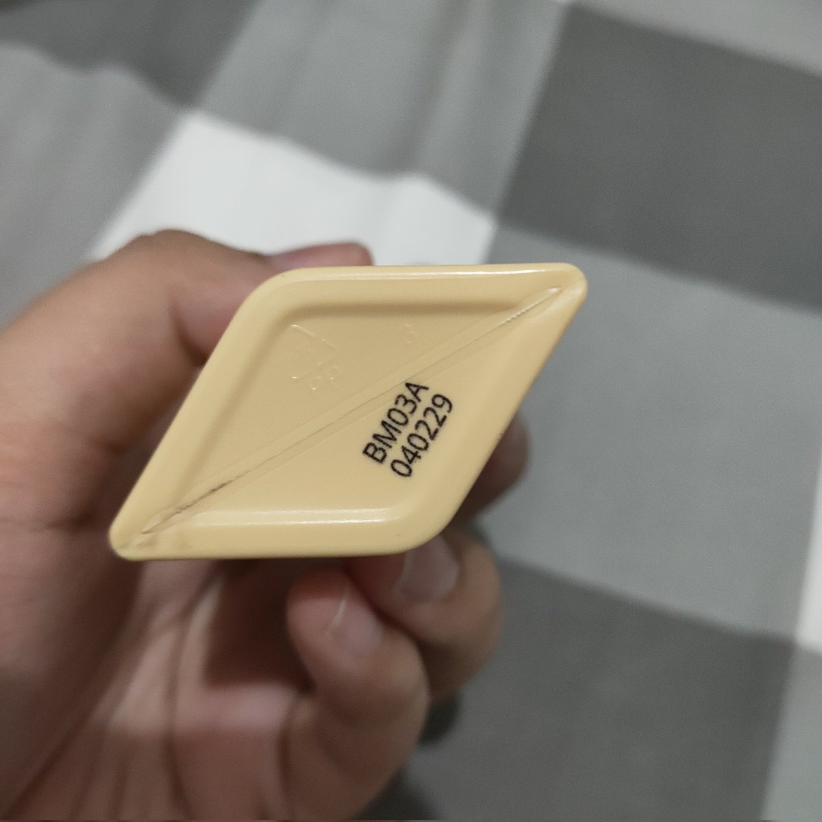 sheettssxz's tweet image. siapa mau foundation omg shade 31W isinya masih 85%, good condi yaaa. yang mau komen aja kalo ga bisa dm👍🏻 #preloved #zonauang #wts