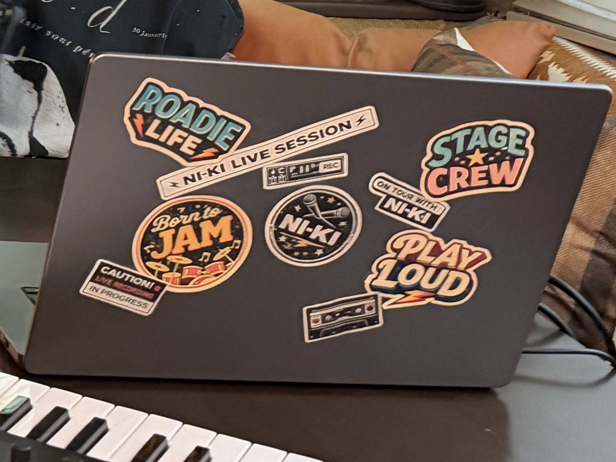 i’m obsessed with everything about his cover set istg