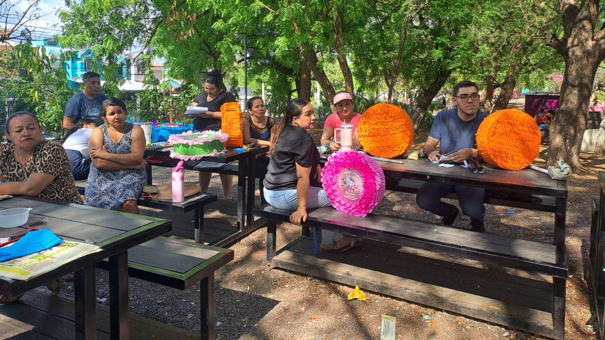 PDDHElSalvador's tweet image. En representación de la #ProcuradoraDDHH @RaqueldeGuevara, #PDDHSanMiguel realizó Jornada Formativa sobre #DerechosHumanos y Mandato Constitucional, realizado en Colonia Ciudad Pacífica, en coordinación con la Alcaldía Municipal de San Miguel Centro.
#CulturaDePaz