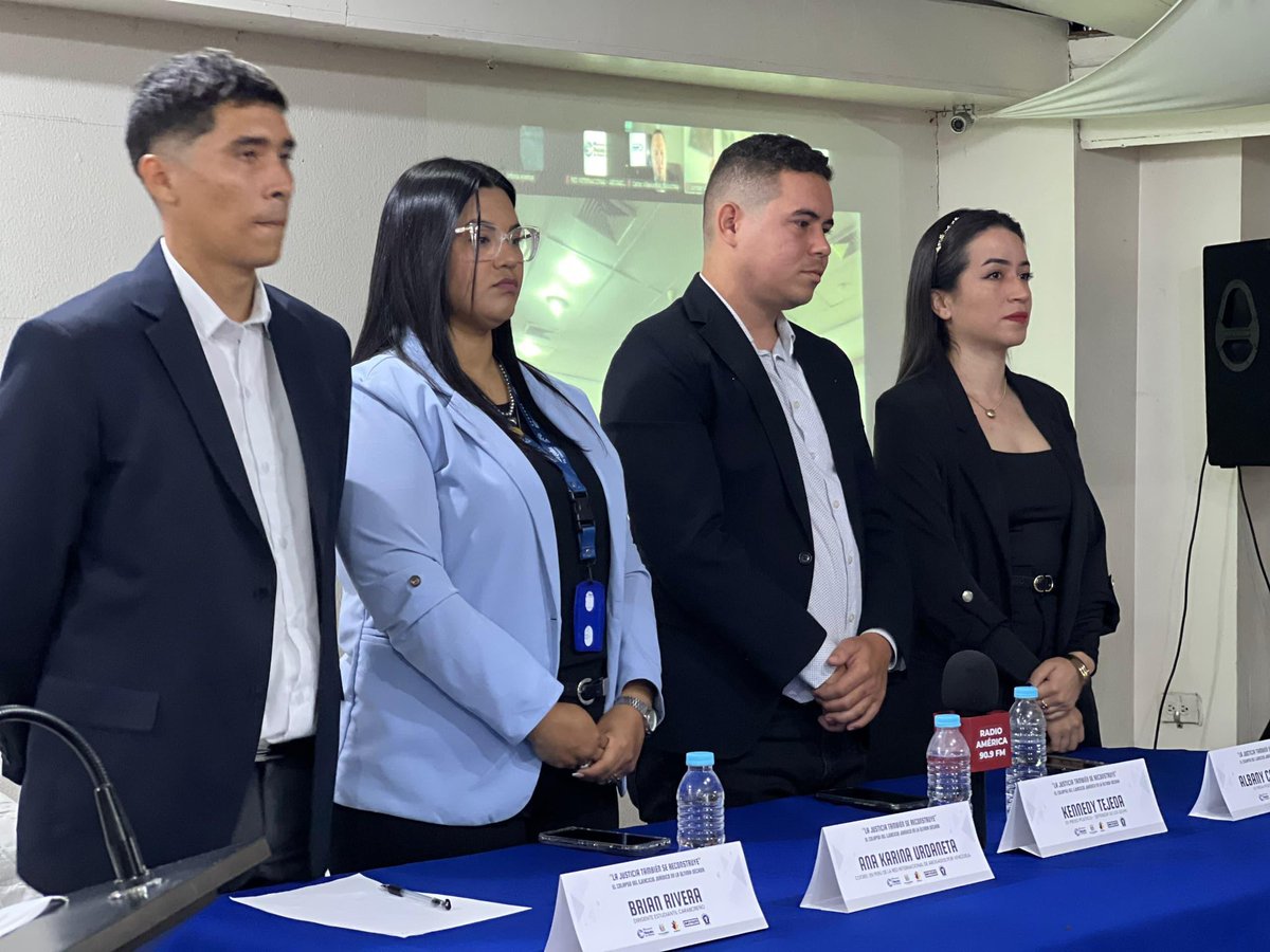 Abogadosve_red's tweet photo. La Red Internacional de abogados por Venezuela junto a @reencuentrogremial @fedevenacional @alerta171uc
@infopolito llevamos a cabo el II Foro Jurídico denominado
"LA JUSTICIA TAMBIÉN SE RECONSTRUYE" un espacio que logró reunir a más de 130 participantes EXiTO TOTAL..!! https://t.co/ozlwgkvlrw