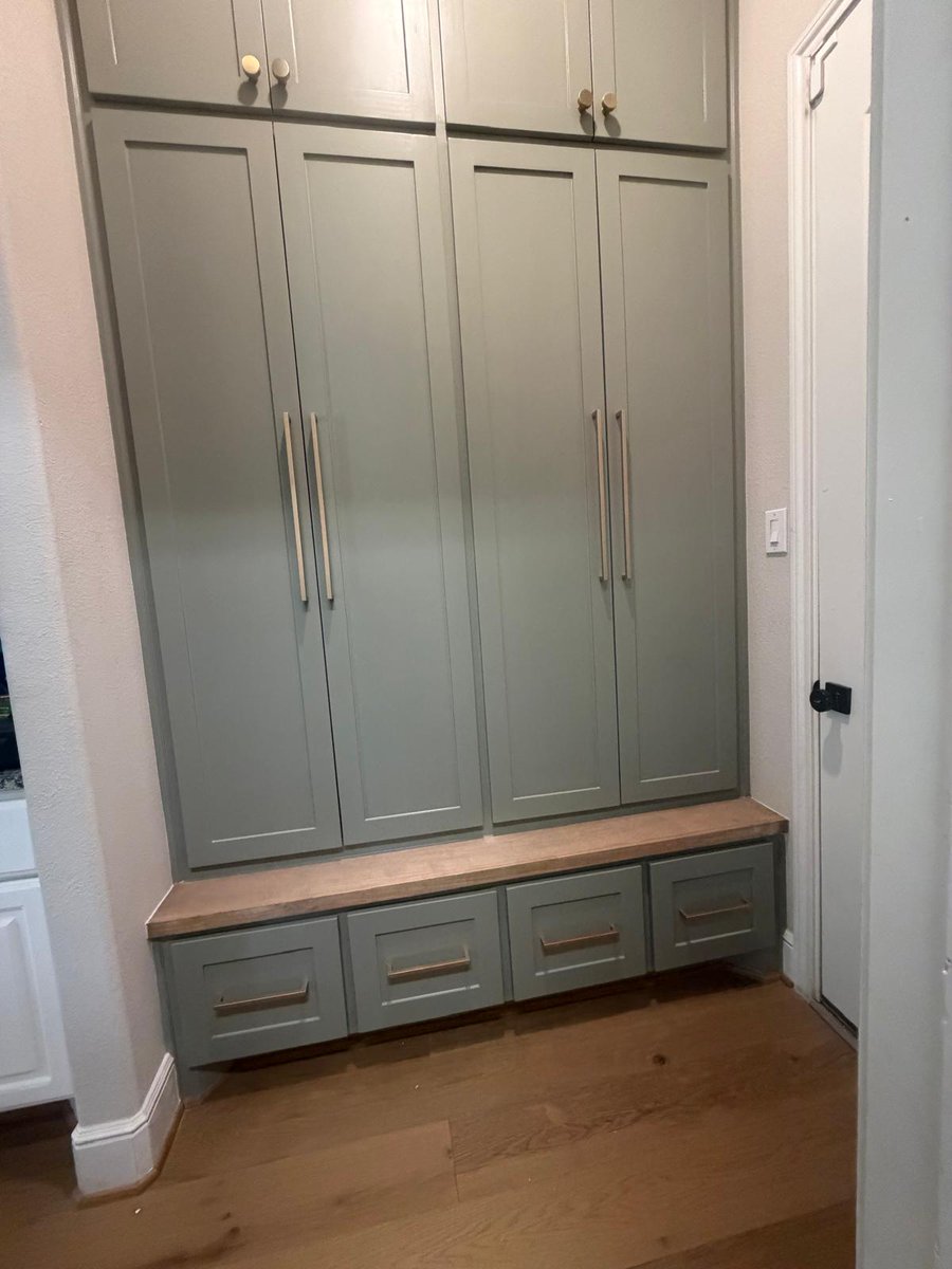 fainteriortrim's tweet image. 🪵✨ Give your kitchen, bathroom, or storage area a unique style with our custom cabinets designed especially for you.

#CustomCabinets #Carpentry #InteriorDesign #ModernKitchens #HomeImprovement #Remodeling #CustomFurniture #Organization #InteriorDesign