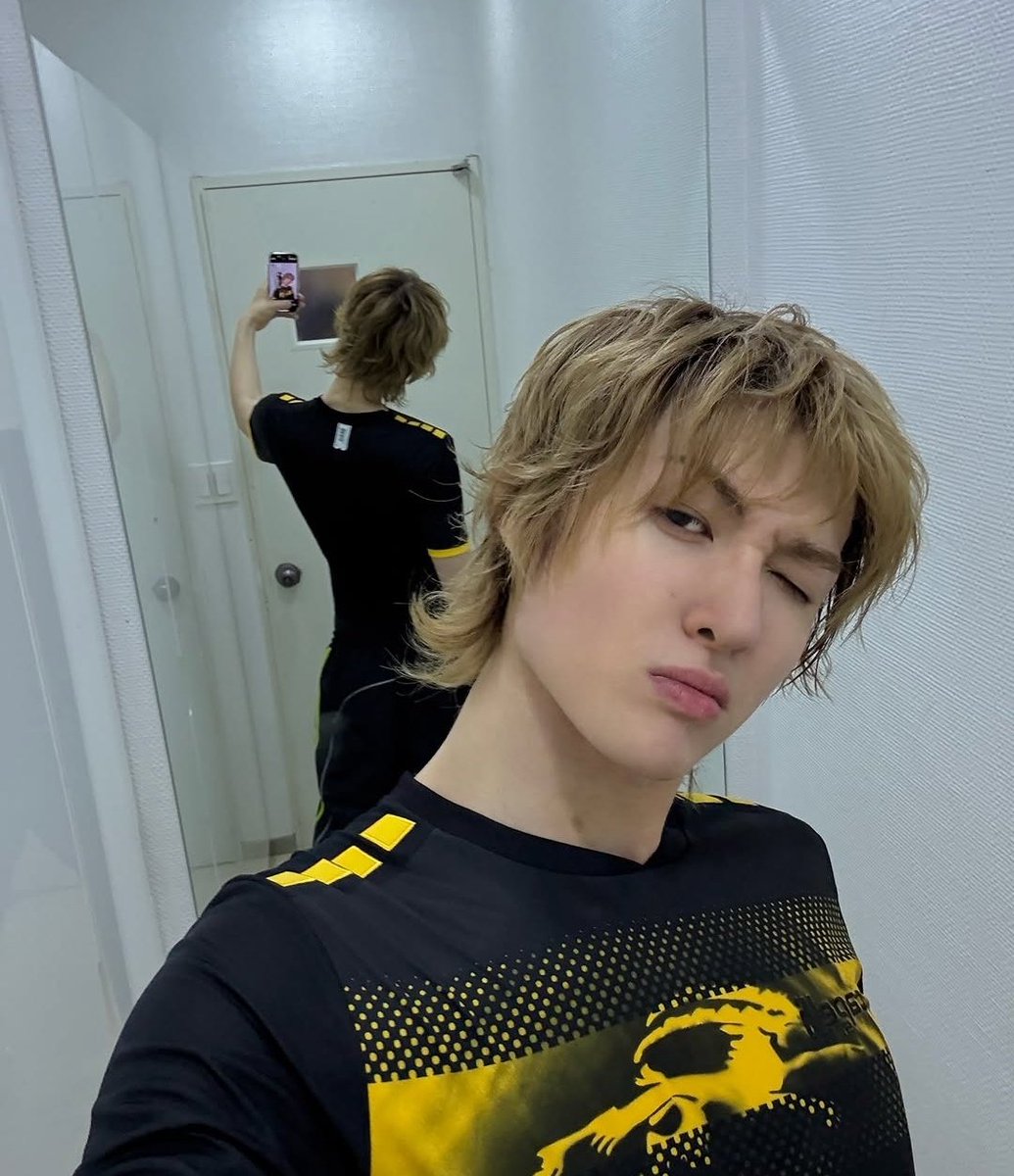 𝙮𝙖𝙝 ᝰ 𝐺𝑅𝐸𝐸𝑁𝐺𝑅𝐸𝐸𝑁 tweet media