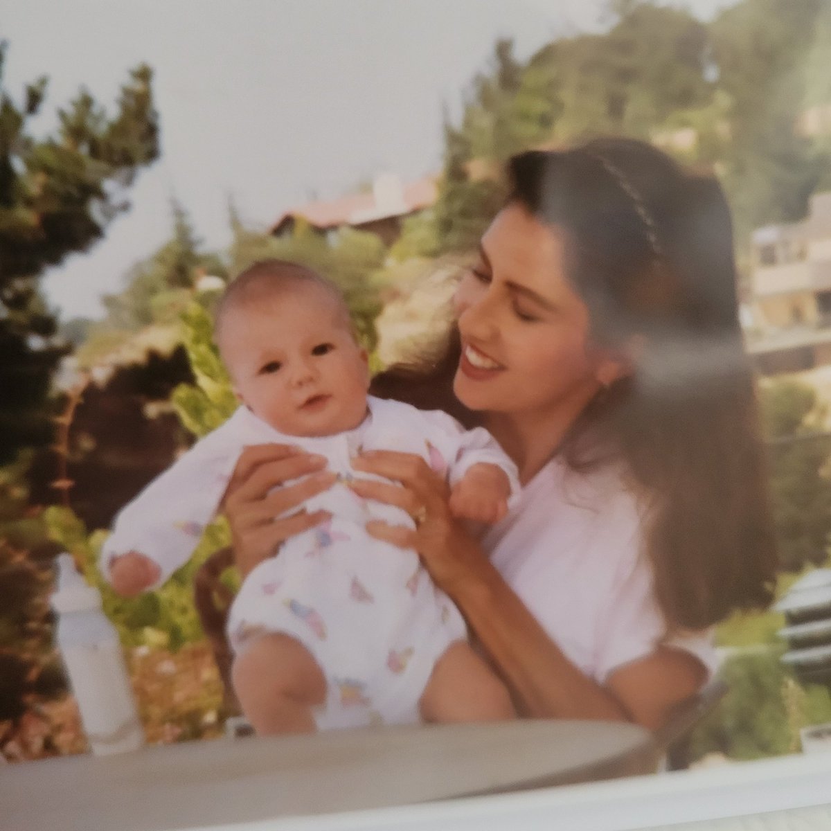 KRWX2's tweet photo. My Kelly girl. Happy Birthday. I love you so much. So proud. You and Kevin. Memories shine light upon the heart. https://t.co/gGUt4o9Ihd