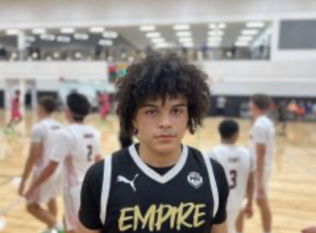 3dHoopsAcademy's tweet photo. c/o 2027 6’4 G @Wesley_zenon23 with a big weekend https://t.co/TLSZ8GuuNW