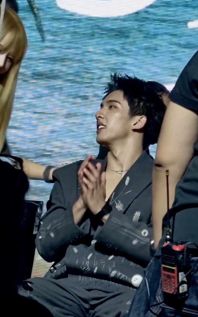 ongleerung's tweet image. ฉันหลงทาง ในรอยยิ้มของคุณ
แล้วพบตัวเองอีกครั้ง ในความรักนั้น — ✨