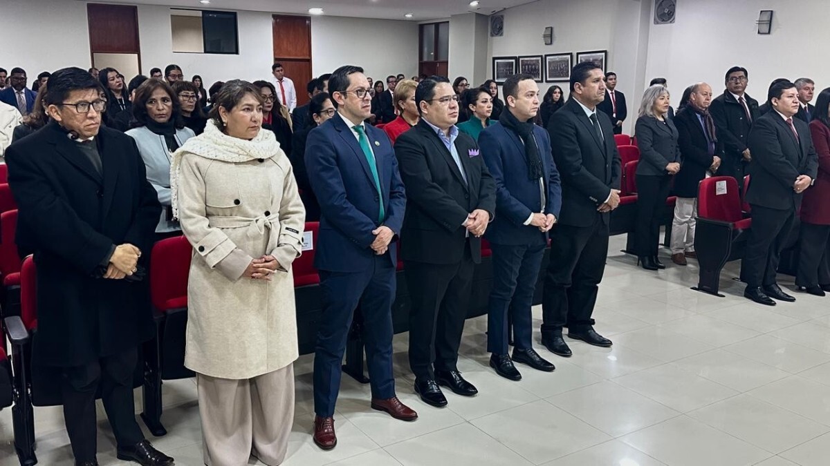 NotiBoliviaCom's tweet image. #NotiBolivia │ Fiscal General del Estado participa en los actos conmemorativos del 201° aniversario de la primera Corte Superior de Justicia

Leer más: ift.tt/eGR1I5V
 
#Bolivia