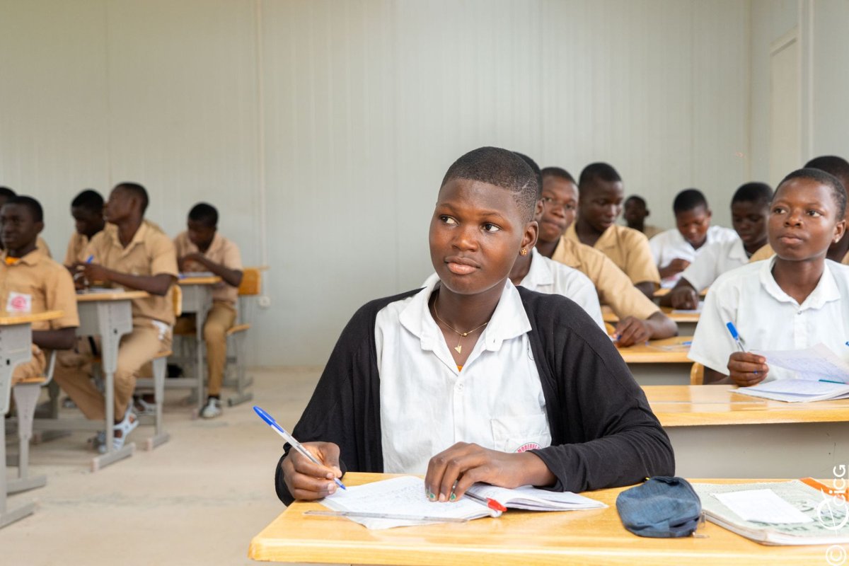 Gouvciofficiel's tweet image. #Éducation | Éducation nationale : tout savoir sur les affectations et les bourses scolaires en Côte d’Ivoire, ce 28 avril

Abidjan, le 26 avril 2026 – À l’approche des examens à grand tirage marquant la fin de l’année scolaire 2025-2026, la question des affectations et des