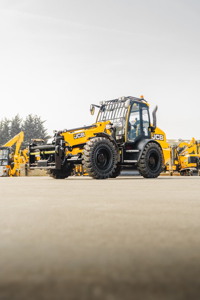 Watling_JCB's tweet image. How good does this TM320 look?! 🟡

Fresh PDI and kitted out with Maxam MS709 semi solid waste spec tyres. Zero punctures, zero downtime, just maximum productivity on site.

#WatlingJCB #JCB #TM320