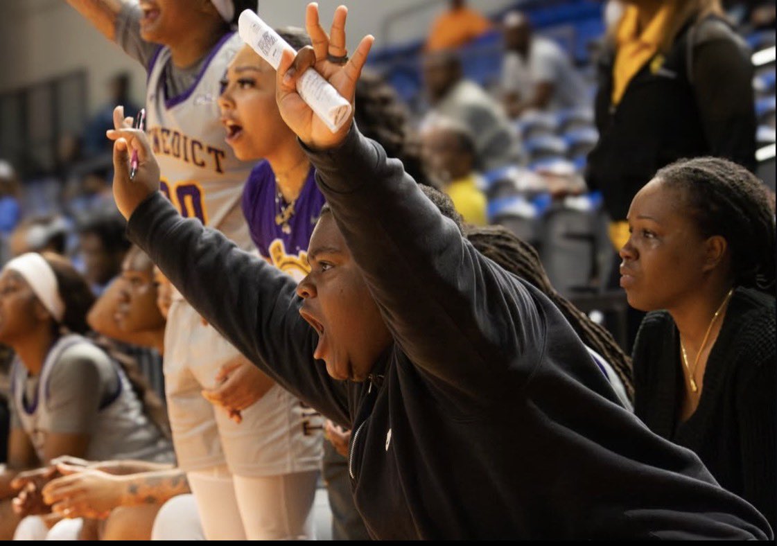 JosiahMcKinley2's tweet image. Year 1: Came in as a student assistant coach.  
Left with a championship. 🏆

It didn’t always look like it, but God’s favor never left me.

Year 2… bigger vision, higher standard, more work.

“I’m getting ready for my next level.” ⬆️
#Year2 #NextLevel #Favor