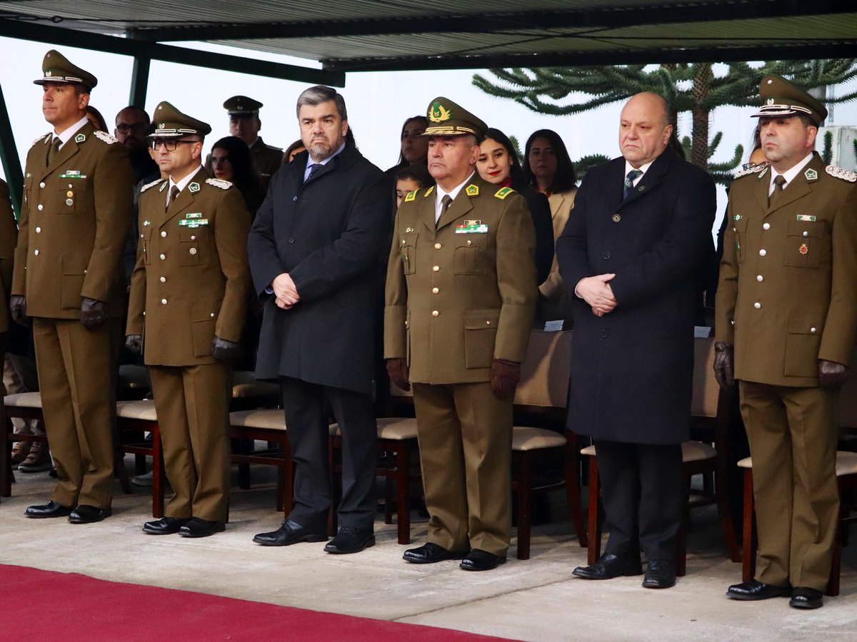 CarabAraucania's tweet image. #Victoria: Hoy @Carabdechile cumple 99º años y como Zona COP e Intervención Sur comenzamos el día con el solemne izamiento del pabellón nacional, entrega de condecoraciones a los Carabineros que cumplen 20 y 30 años de servicio al país y ascensos al personal.  #OrdenyPatria