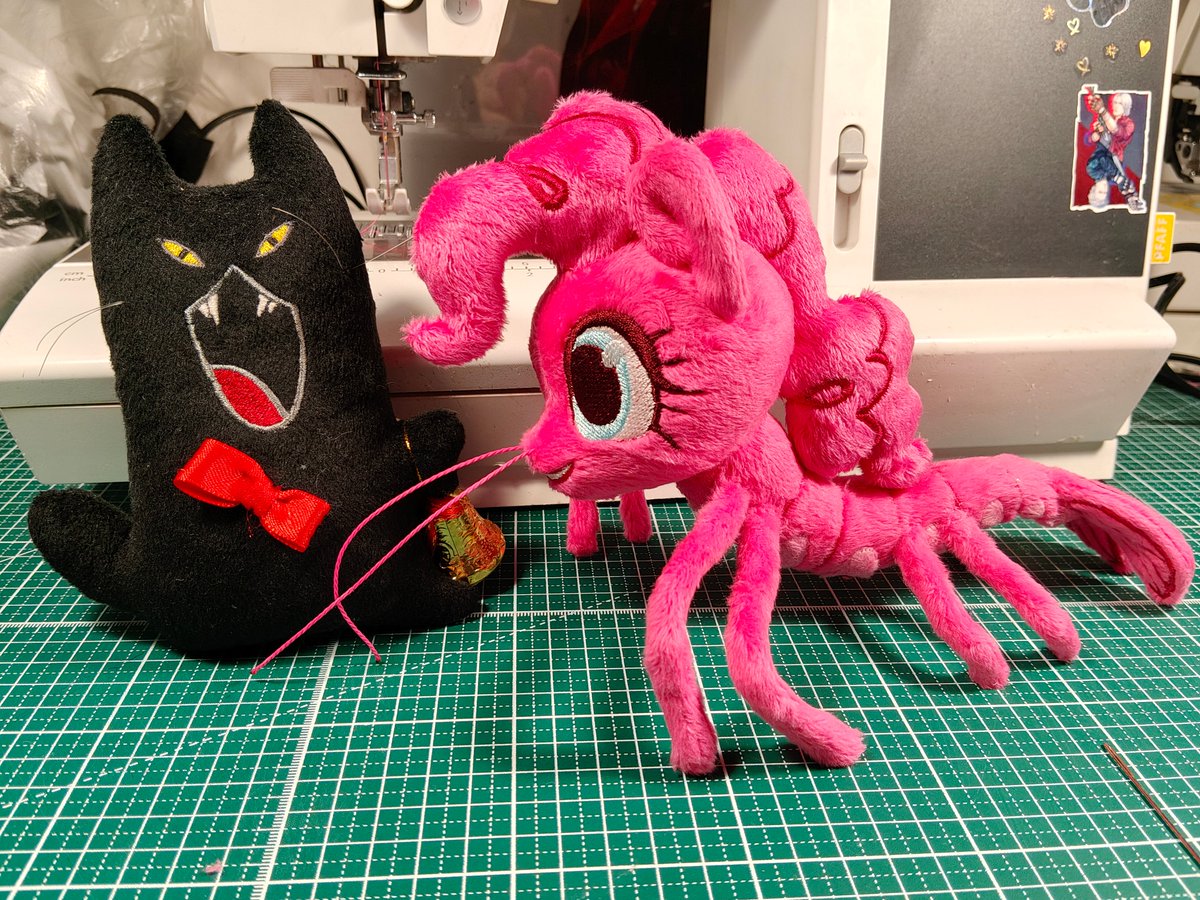 1stAstraStudio's tweet image. Pinkie Pie the prawn!

Was made as a commission.

#crafting #craft #handmade #plushie #plush #pony #mlp #mylittlepony #prawn #pinkie #pinkiepie