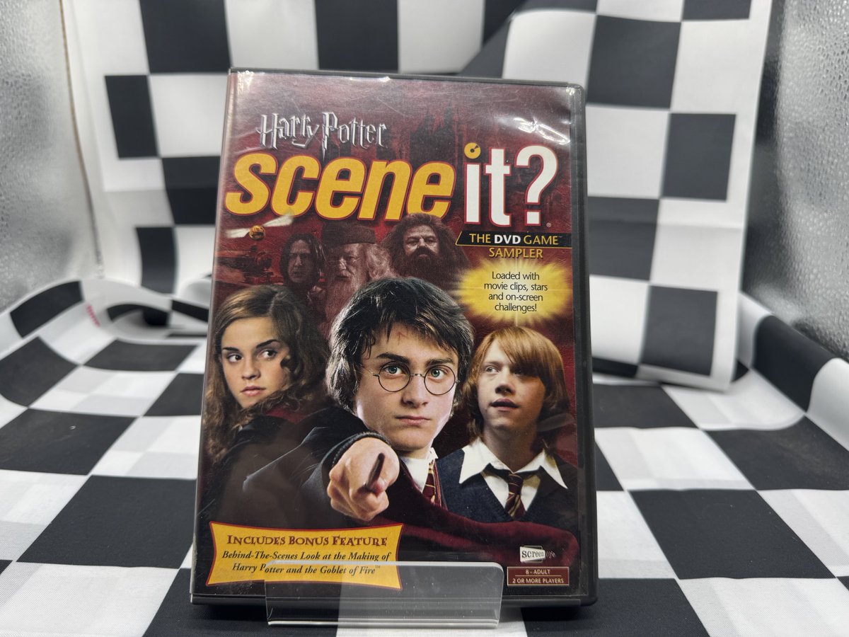 WilliamJGraham's tweet image. Check out Harry Potter Scene it? The DVD Game Sampler-2006 ebay.us/m/51IDlg #eBay via @eBay 
The Harry Potter Scene It? The DVD Game Sampler-2006 by Mattel is a family game that allows 2 players to enjoy the popular Scene It gameplay based on the Harry Potter movie series.