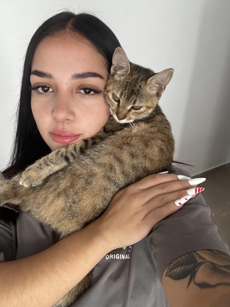 Emma tweet media
