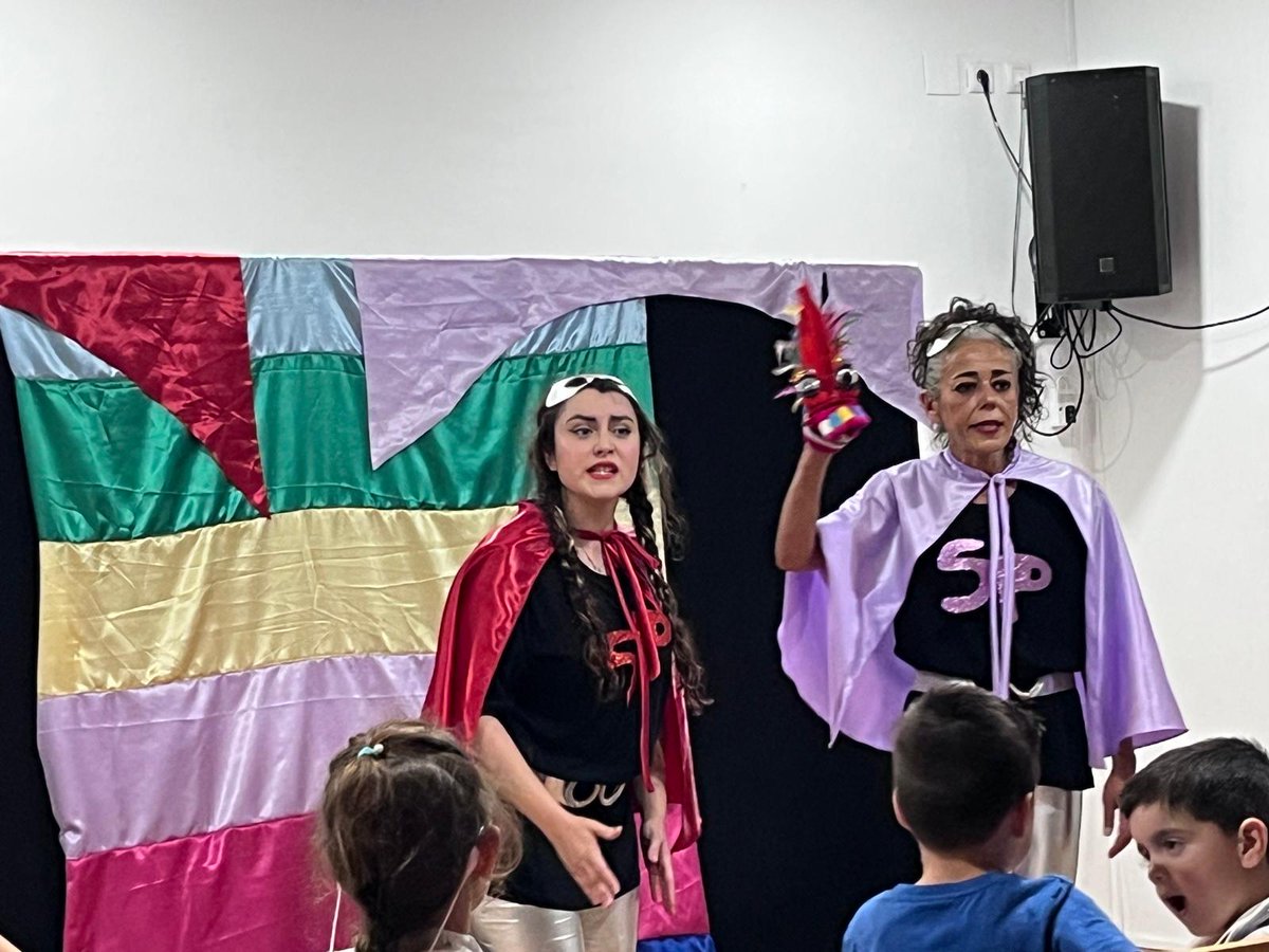 ParticipaCor's tweet image. 📚✨ Así vivimos el Día del Libro en Trassierra el pasado 24 de abril. 🌲📖 Una jornada llena de historias, cultura y convivencia en plena naturaleza.

¡Gracias a todos los vecinos y vecinas por participar y ponerle voz a las letras! 🙌📜

#Córdoba #DíaDelLibro #Trassierra