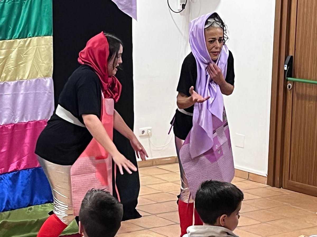 ParticipaCor's tweet image. 📚✨ Así vivimos el Día del Libro en Trassierra el pasado 24 de abril. 🌲📖 Una jornada llena de historias, cultura y convivencia en plena naturaleza.

¡Gracias a todos los vecinos y vecinas por participar y ponerle voz a las letras! 🙌📜

#Córdoba #DíaDelLibro #Trassierra