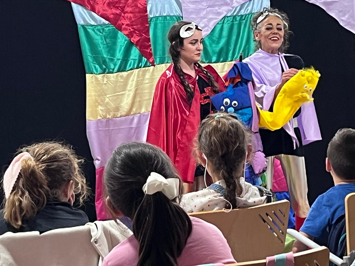 ParticipaCor's tweet image. 📚✨ Así vivimos el Día del Libro en Trassierra el pasado 24 de abril. 🌲📖 Una jornada llena de historias, cultura y convivencia en plena naturaleza.

¡Gracias a todos los vecinos y vecinas por participar y ponerle voz a las letras! 🙌📜

#Córdoba #DíaDelLibro #Trassierra