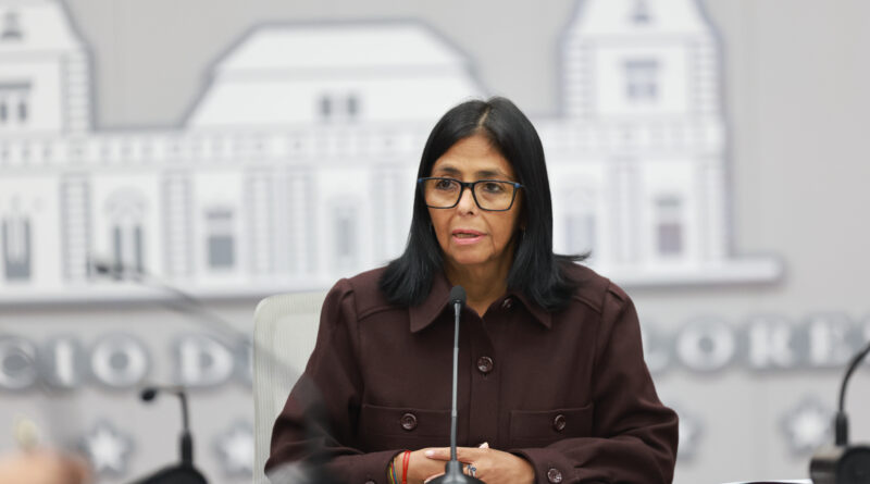 Es hora de que un abogado laboral y/o un sindicalista que no sea de los sindicatos paralelos del régimen aclare si existen las figuras del aumento de salario "con cautela" o "responsable", como dice Delcy Rodríguez. Responsable es ajustarse a lo que ordena la Constitución #27Abr