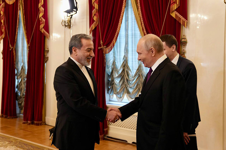 geonews_english's tweet image. Russian President Vladimir Putin and Iranian Foreign Minister Abbas Araghchi attend a meeting at the Boris Yeltsin Presidential Library in Saint Petersburg, Russia, on April 27, 2026.

📷: X/Iran_GOV, Reuters

Read more: geo.tv/liveblog/israe…

#GeoNews