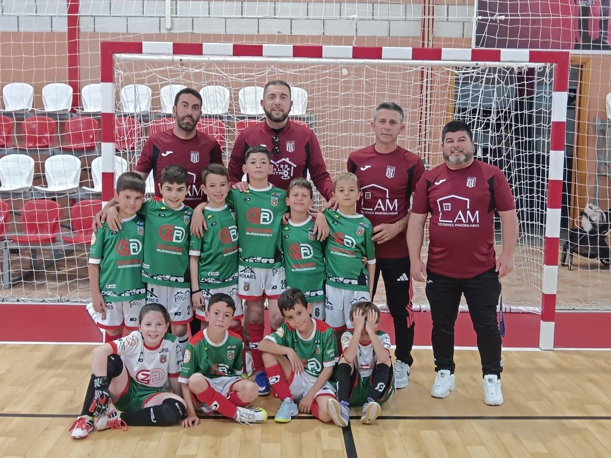 CDBenalup_FS's tweet photo. Nuestros Benjamines han conseguido su primera victoria de la temporada. 
¡Enhorabuena equipo, entrenadores y familias!  

En nuestro club hay valores que están por encima de las victorias: esfuerzo, compañerismo, respeto y aprendizaje. 

#VamosBenalup💚❤️ https://t.co/swNxTPmeNj