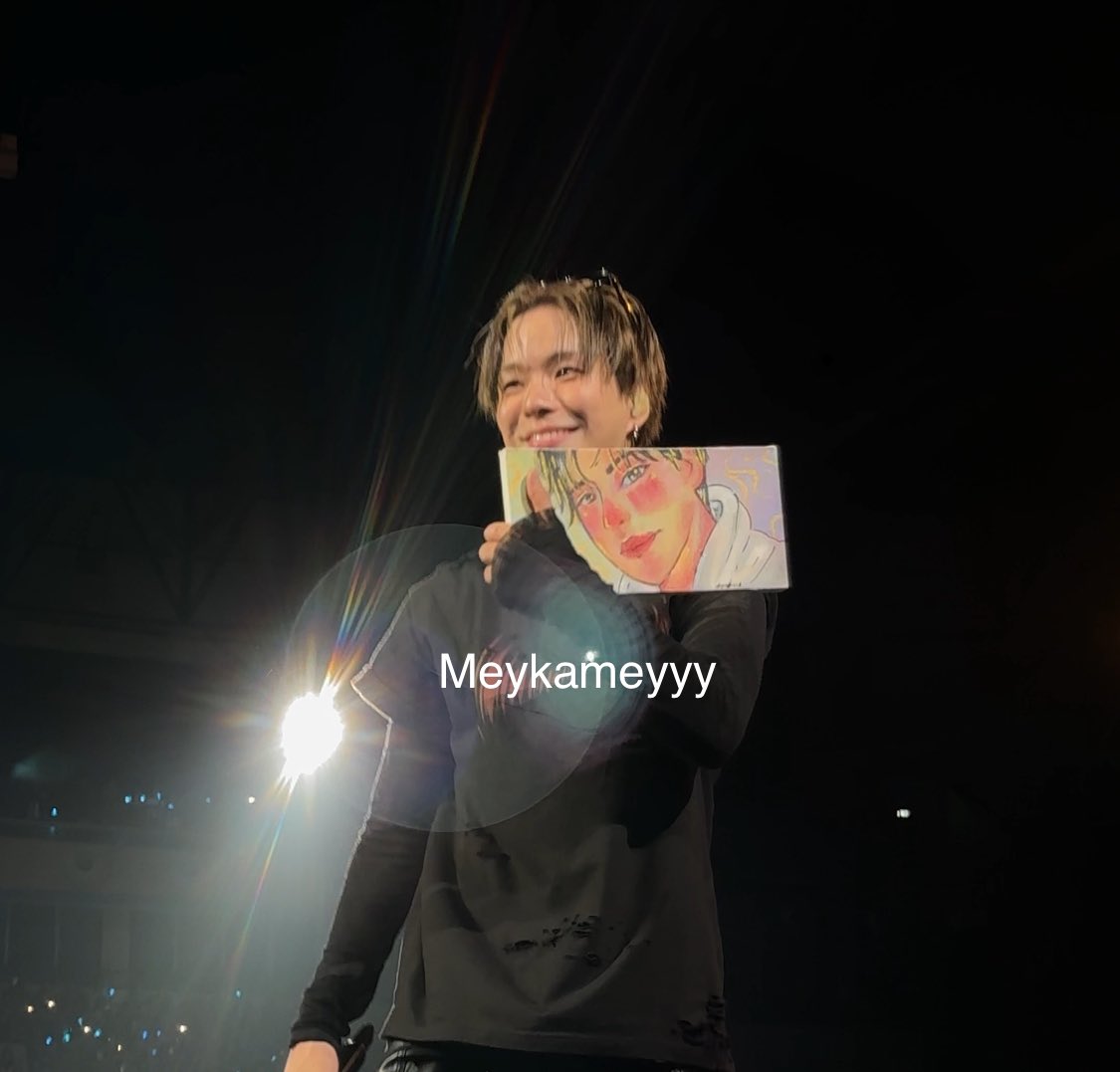 MEY 🌻 tweet media