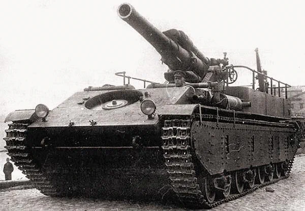 Tank_Archives's tweet image. The second round of gunnery trials of the SU-14 heavy SPG ended #OTD in 1935. This vehicle built with T-28 and T-35 components carried a 203 mm howitzer, a powerful weapon that ruptured the suspension with its recoil making mobility trials impossible. #tanks #artillery #history