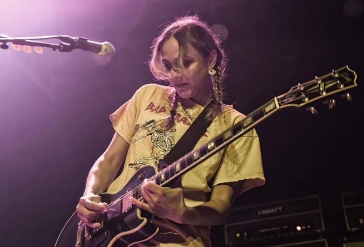 Dead Sara France tweet media