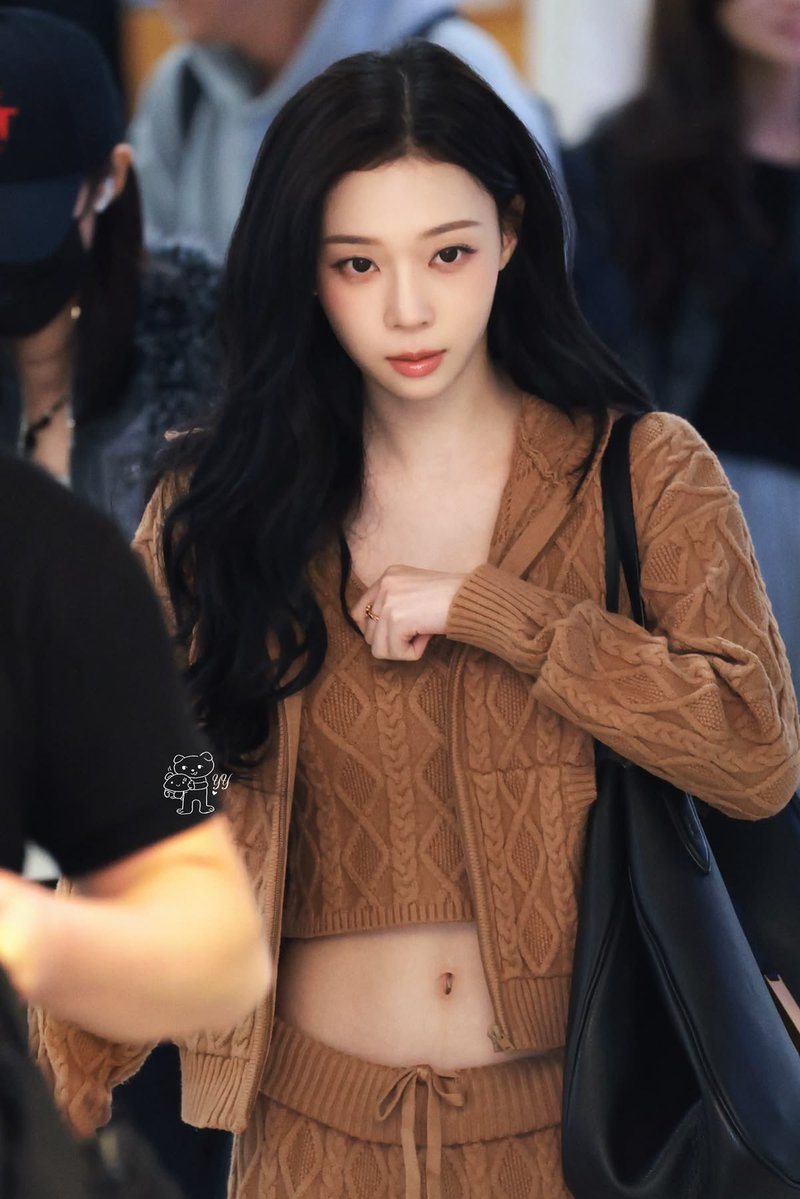 (table) 념! 🍋 #LEMONADE tweet media