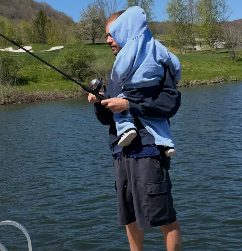 InsidePublic's tweet image. Justin Bieber a profité d’un moment chill à la pêche avec son fils Jack 🎣🤍

📸 lilbieber

#people #newspeople #actupeople #public #gossip