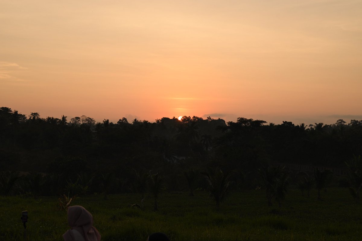 761files's tweet photo. yoga dipagi hari minggu memang gapernah salah .best https://t.co/VD0FSDZf38