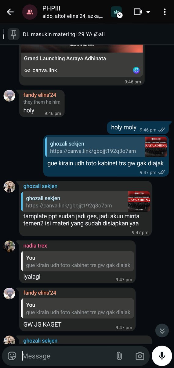 fourtrex's tweet photo. ide siapa cb pake foto kabinet taun lalu https://t.co/MNWH9Jqlgz