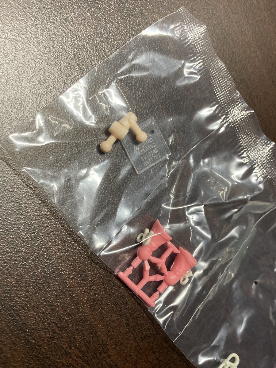 和の軽装に胴芯が入ってなかったんだけど
ストック確認したら2個入ってるやつもあった
やるなバンダイ
#リンクトラベラーズ