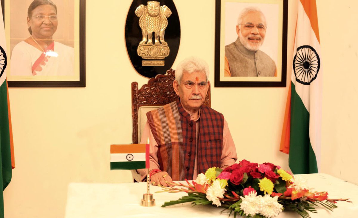 CrossTownNews's tweet image. 35 IAS Officers , 35 JKAS Officers assigned to Vibrant Villages Programme-II in J&amp;amp;K

#jammukashmir 

crosstownnews.in/post/156101/35…
