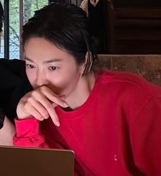 Her beautiful, makeup-free face 🌹

#SongHyeKyo
