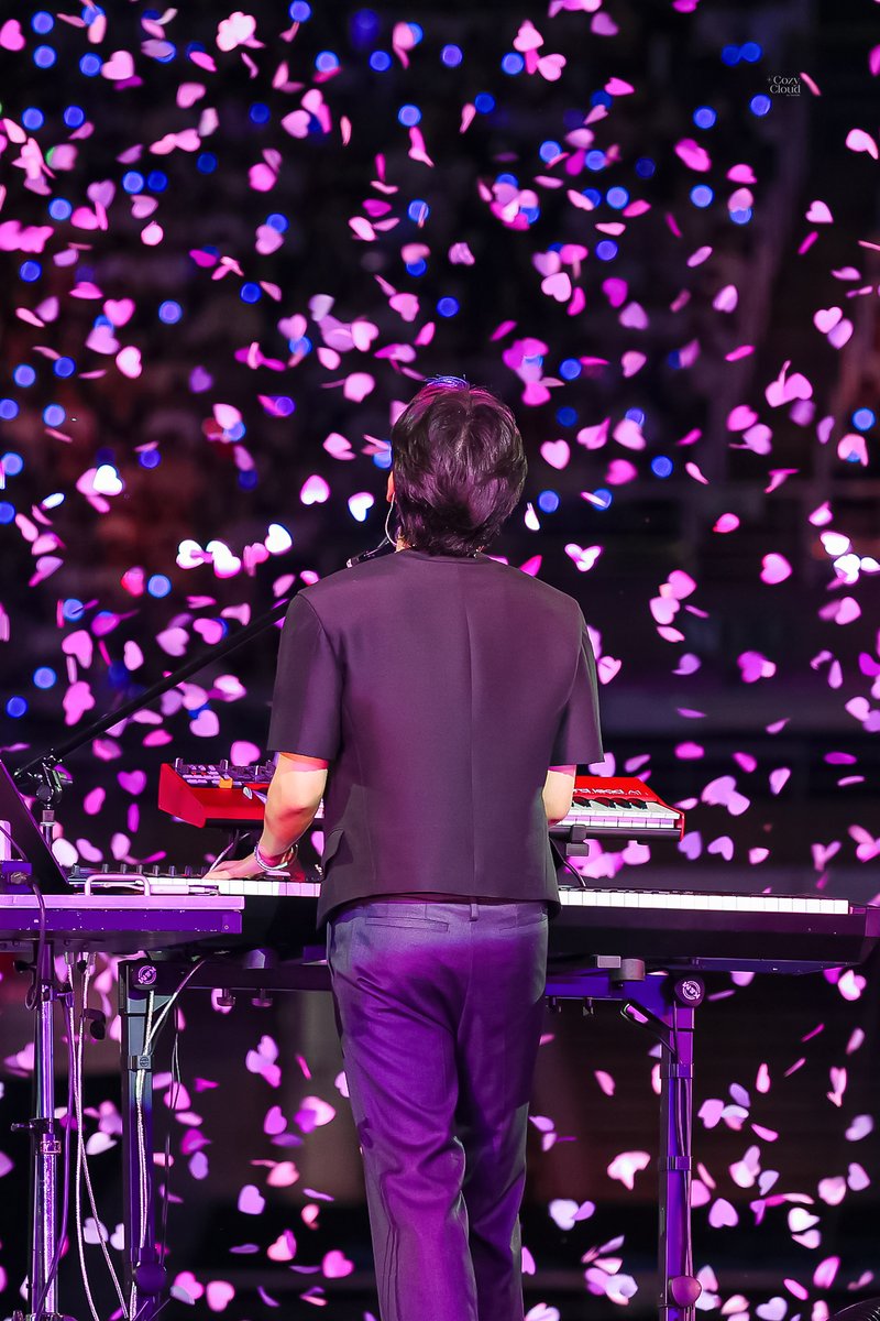 𝘾𝙤𝙯𝙮 𝙘𝙡𝙤𝙪𝙙. tweet media