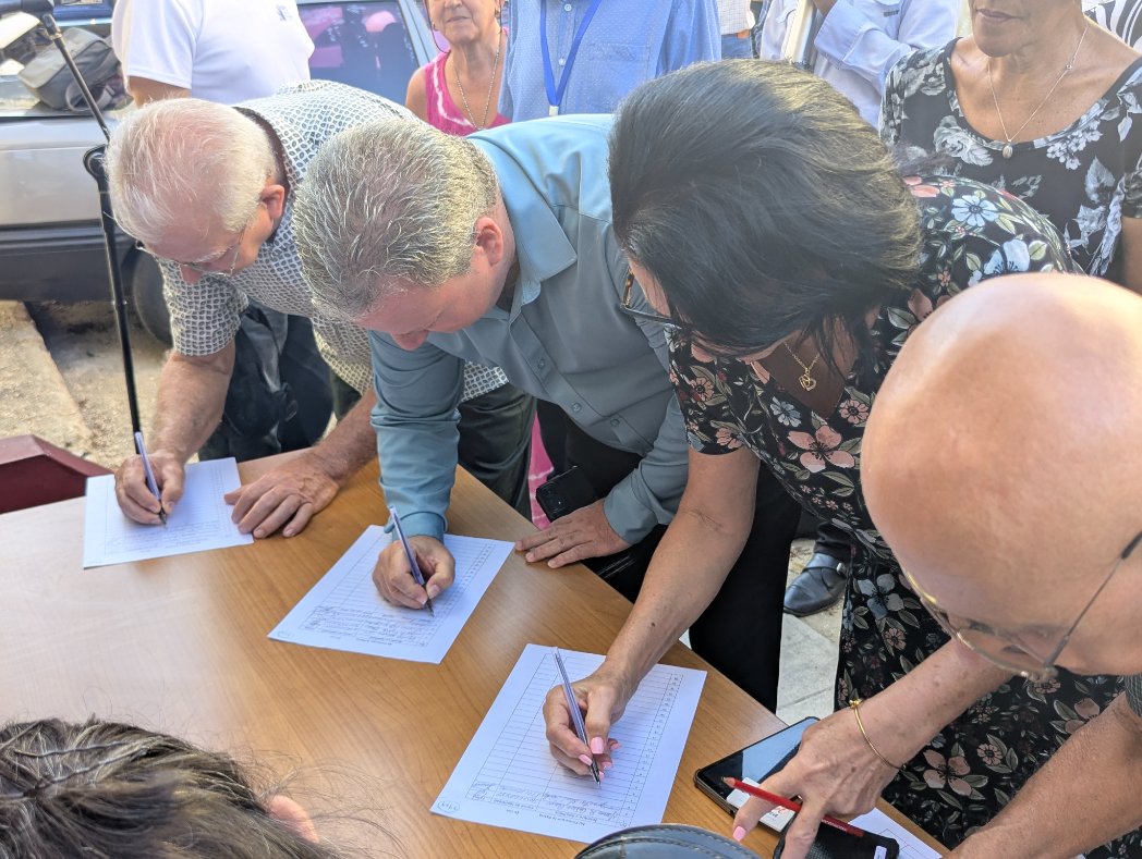 🇨🇺 #MiFirmaPorLaPatria la reafirmamos #Hoy los trabajadores del <a href="/CubaMES/">MES</a> en un acto cargado de patriotismo y unidad. Patentizamos el compromiso de la #UniversidadCubana de participar este #1DeMayo en la fiesta de los trabajadores.

✊ ¡Haremos temblar la Nación!

#CubaVencerá