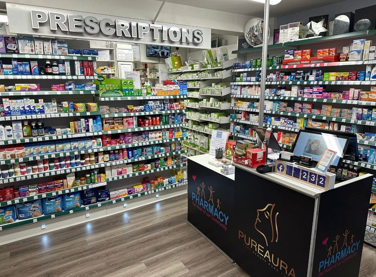 Med_Epos's tweet photo. Cadbury Heath Pharmacy is celebrating 5 years of serving its local community. As part of recent interior upgrades, the EPOS system was also modernised with the installation of a Histone HK568 integrated with a Global Payments solution. The upgrade also included our latest Pharmacy First alerts, ensuring the pharmacy can maximise every opportunity to support its patients.