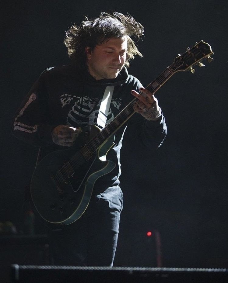 Frank Iero Hourly (@frnkierohourly) on Twitter photo 