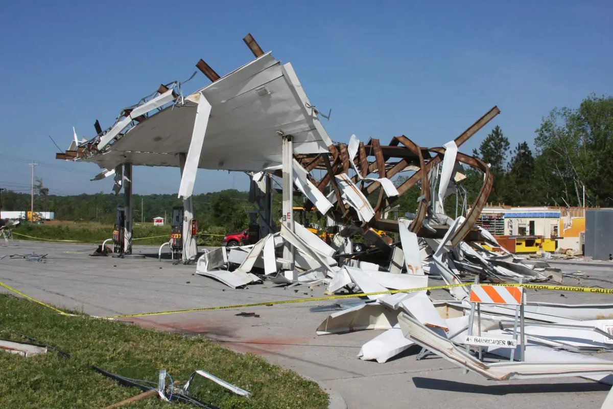 tornado_talk's tweet photo. We’ve documented several tornadoes from April 27, 2011.

This is one of them—a violent, long-track storm that moved through Ringgold, GA and into Apison and Cleveland, TN.

Along its 54.75-mile path, 24 lives were lost and more than 660 people were injured.

This eBook is a full-length narrative built from extensive research and personal interviews, telling the story of what happened along that path—and the lives forever changed.

A story of heartbreak, hope, and healing.

Available here: https://t.co/bdwvyibfuO

#tornadohistory #gawx