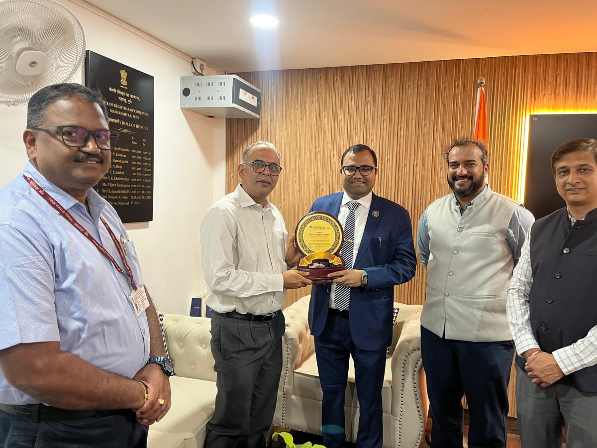 icsi_cs's tweet image. #CS Pawan G Chandak, President, the #ICSI, along with ICSI Pune Chapter Managing Committee Members attend the inauguration of New ROC Office, Pune, in the august presence of Shri Sanjay Shorey, DG, @MCA21India, &amp;amp; other MCA officials