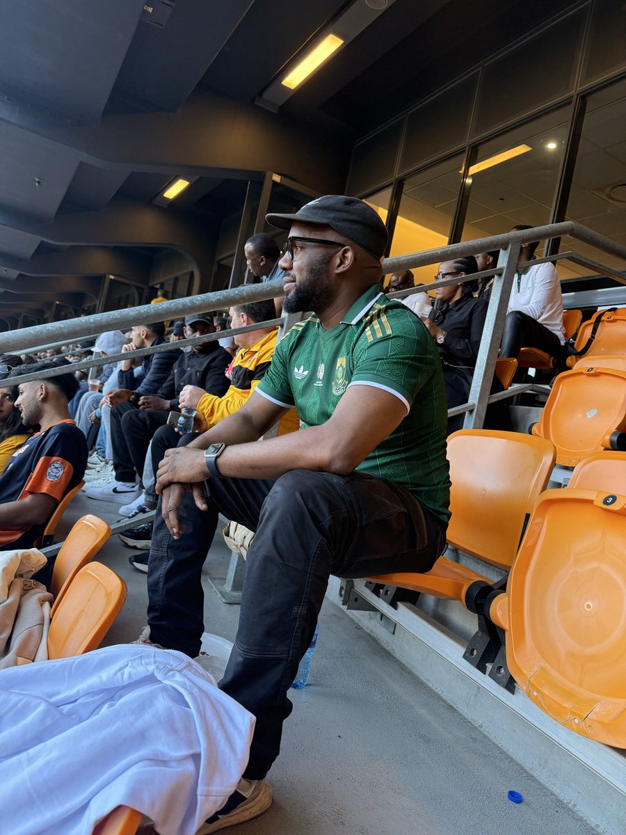 DesSwangs's tweet photo. Khosi for Life ✌🏿 https://t.co/mVutSzRSZR