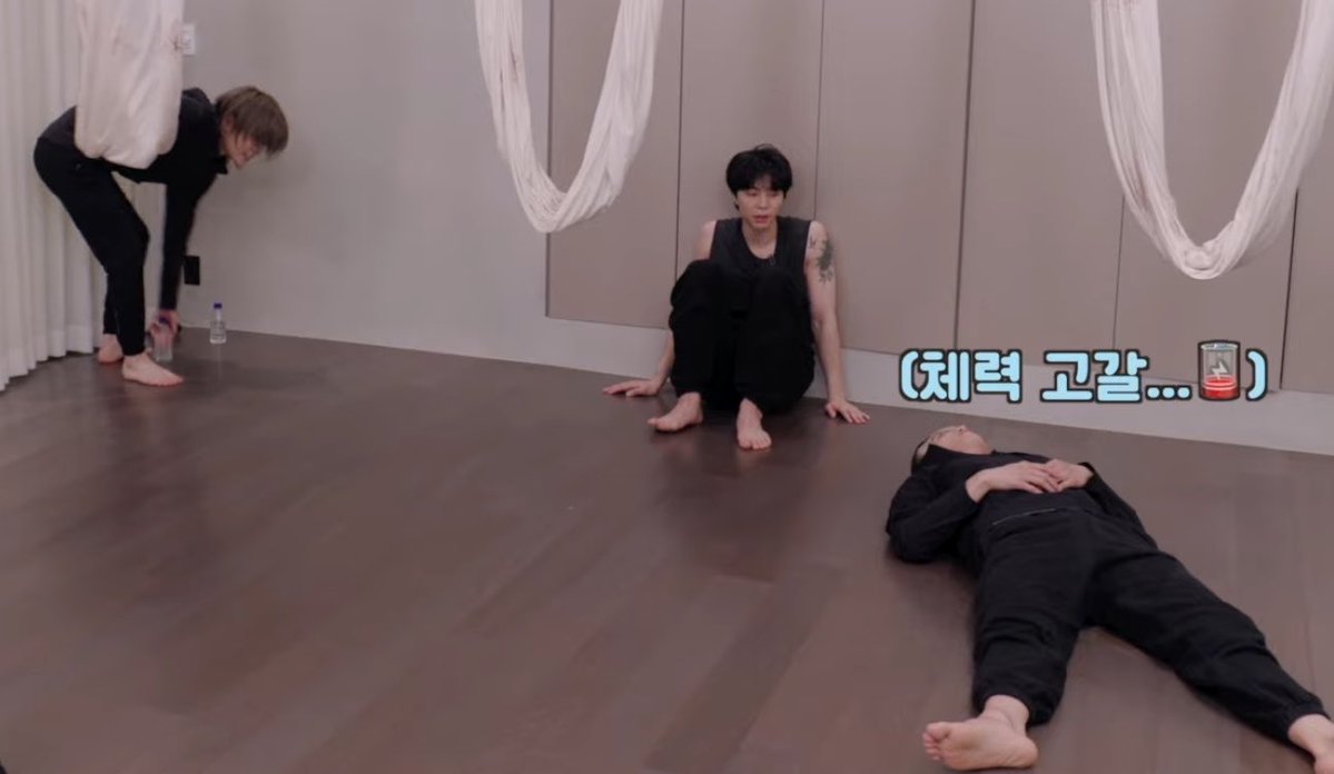 still the same silly 95z that i love ㅋㅋㅋ
(johnny &amp; yuta teasing taeyong a lot just like back then too 🤣)