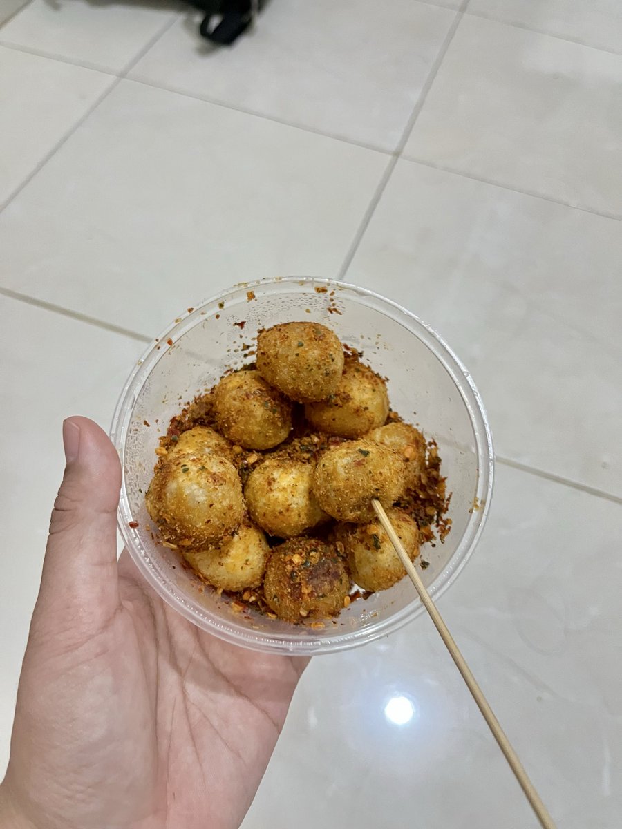 Uriplaylist tweet media