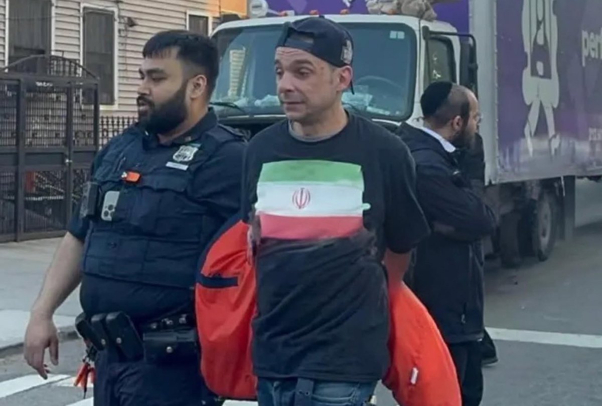 StopAntisemites's tweet photo. NYC - Andrzej Wnuk violently attacked three Jewish men in Brooklyn this past Shabbat.

Witnesses report he shouted “f*cking Jews” during the assault.

His bail was set at $5k and is due back in court on Thursday April 30th. https://t.co/8MVUITpPVY