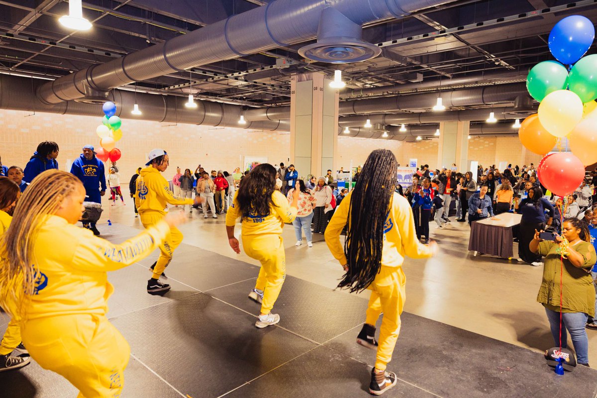 PhiladelphiaDHS's tweet photo. Thank you for joining us at the 4th Annual @PhiladelphiaGov Parent and Youth Resource Fair. We had a great time connecting families with resources and community partners who support youth, teens, and families across Philadelphia. See you again next year! https://t.co/g2FHKRRnvb