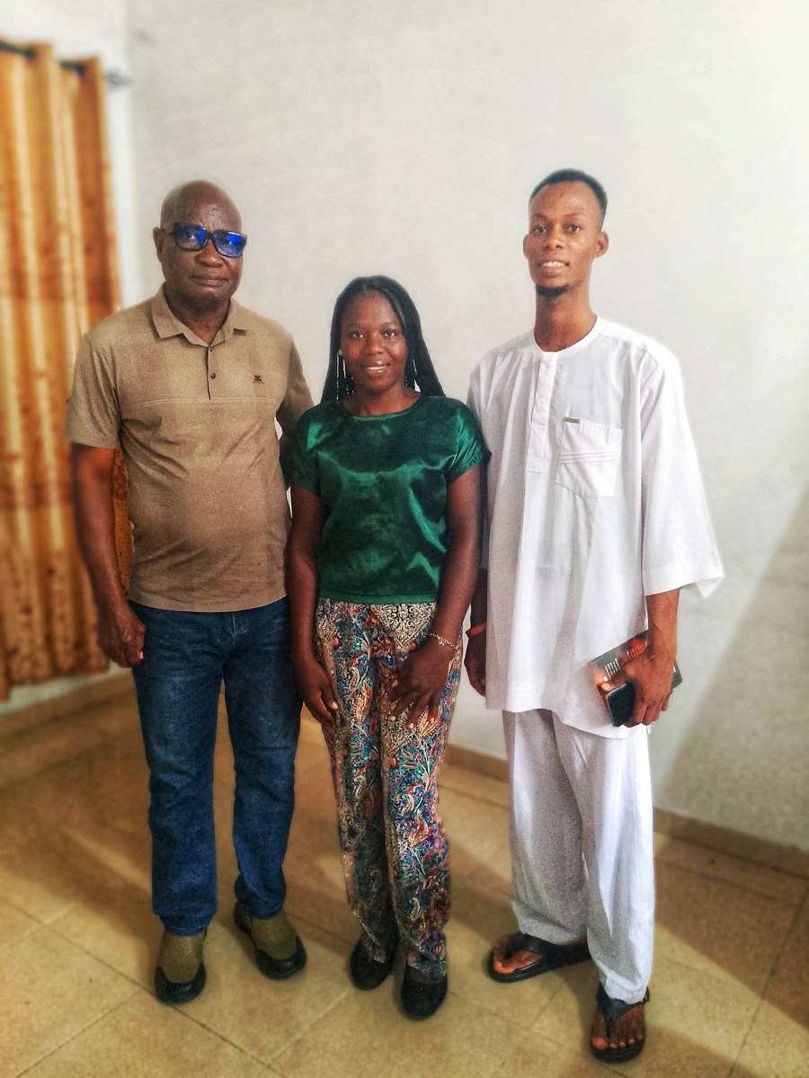 NUUS_Uniport's tweet photo. NUUS UNIPORT executives paid a courtesy visit to Prof. Femi Shaka.
We presented our plans &amp; budget. He advised us to prioritize academics, promote Urhobo culture, and reach out to notable Urhobo figures.
He’ll forward our budget to the association for feedback.
#nuus
#uniport https://t.co/5BzbbW7qs3
